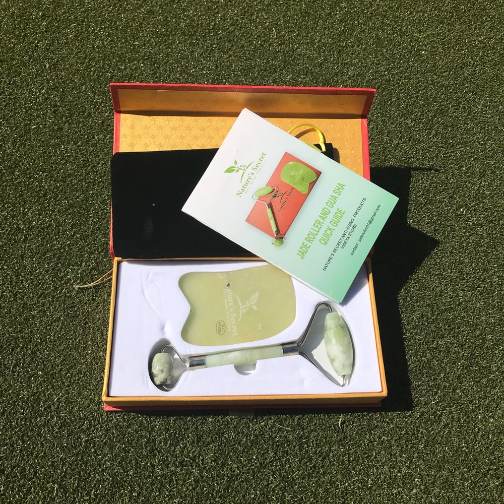 NWT Jade Roller from Amazon